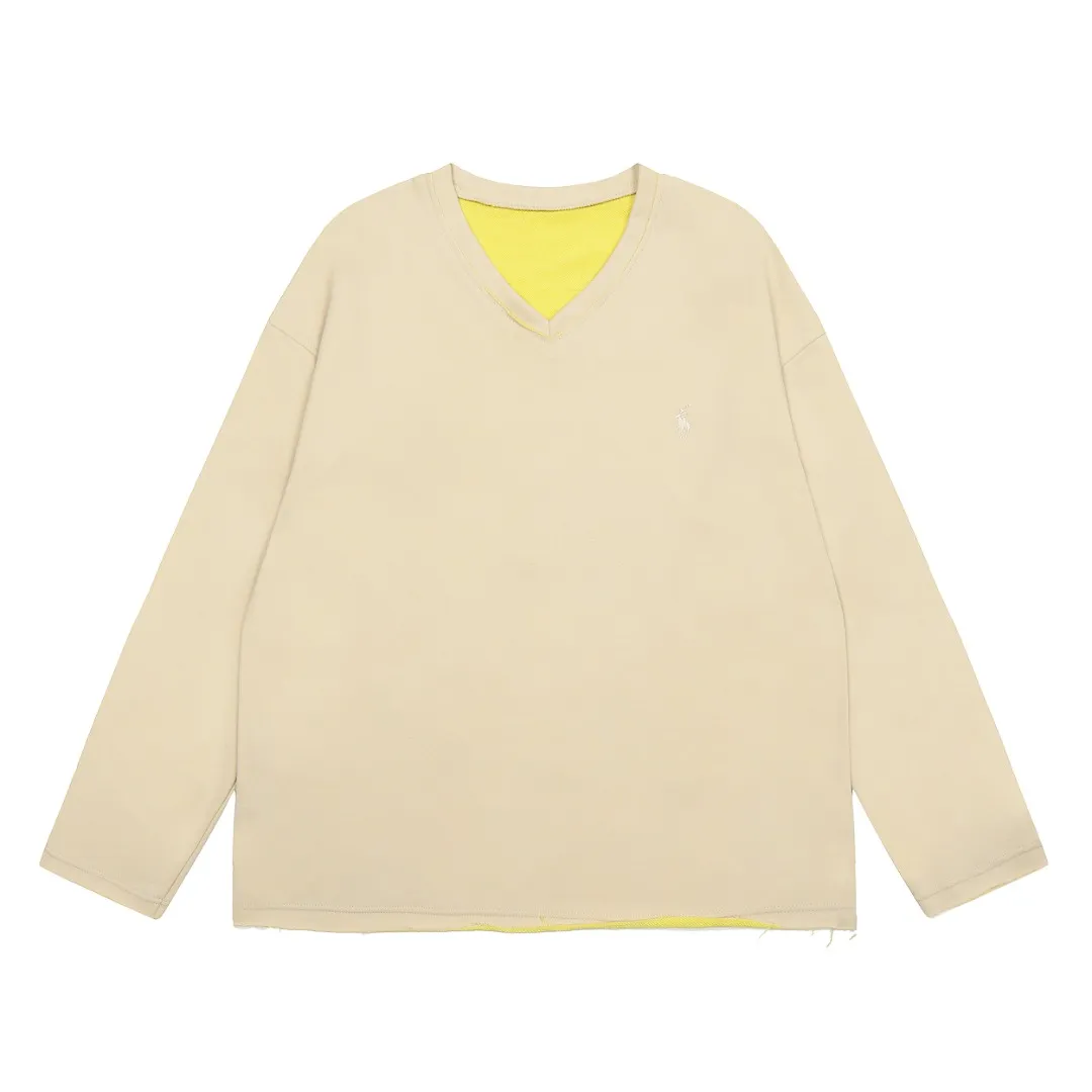 🅿️210 "Top Quality" Style No.: T5011# [Ralph Lauren dual-color pony embroidered logo couple V-neck sweatshirt] ✅Ralph Lauren classic two-color stitching contrasting V-neck terry sweatshirt ✅The version is restored to the original version. The maximum size can be worn up to 170 pounds. Loose, comfortable and stress-free. ✅The upper body is simple and easy to wear. ootd must-have style. Good-looking clothes are never too picky. A must-have in a couple’s wardrobe Size: S-L Color: Mi Xing Navy Gray